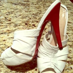 Aldo white soft leather sandals. High red heel. ❤️