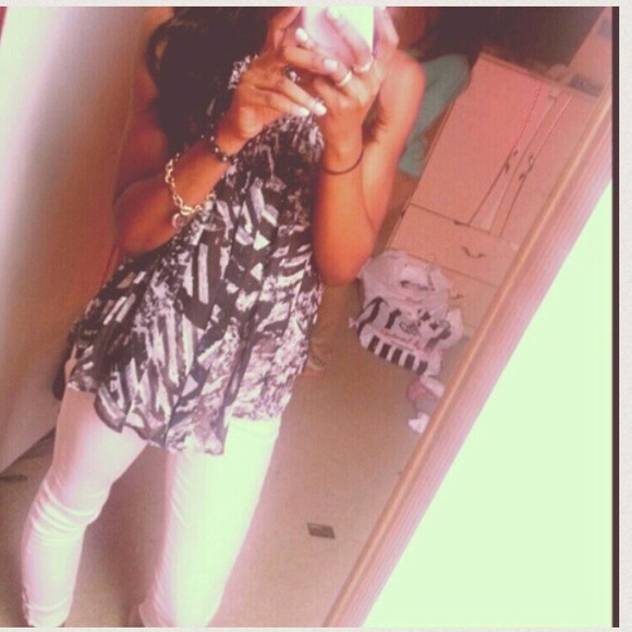 Sleveless Summer top