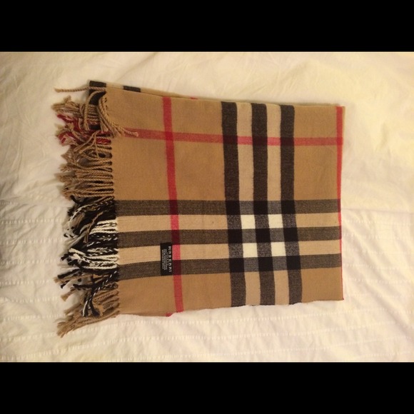Burberry cashmere scarf