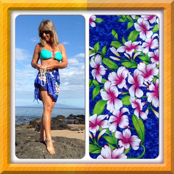 hibiscus collection Maui Other - Swim cover up 🎉HP🎉Short pareo in blue orchid