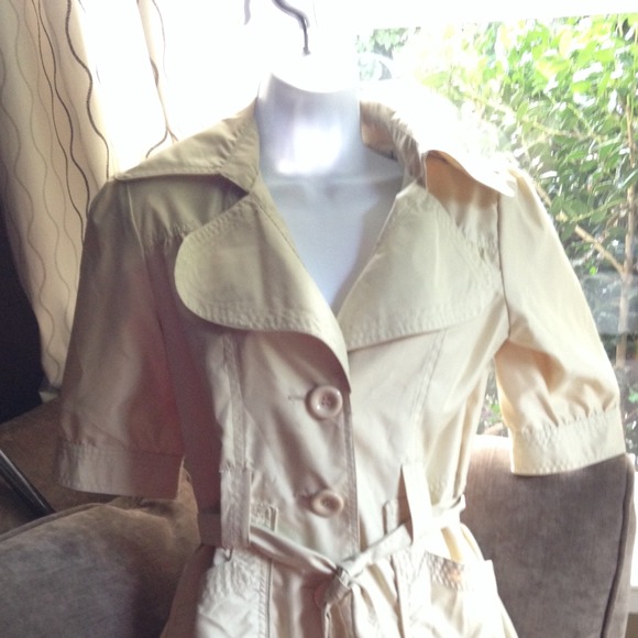 ::SOLD:: Yoki Perfect Trench Jacket Short Sleeve - Picture 2 of 4