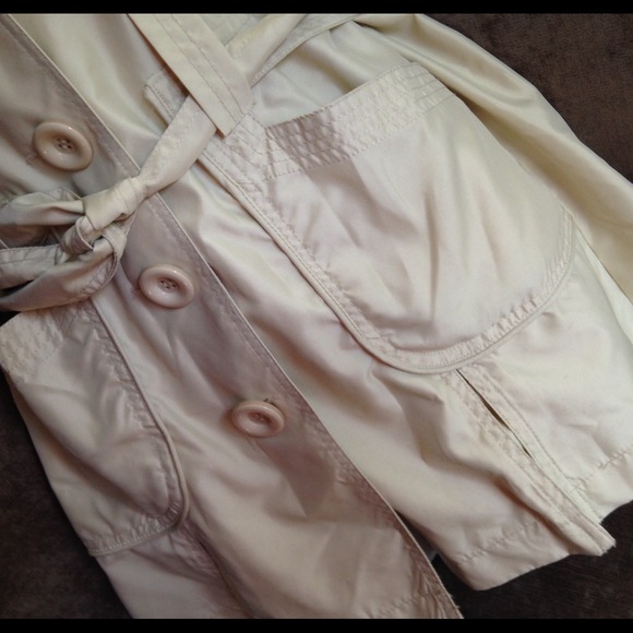 ::SOLD:: Yoki Perfect Trench Jacket Short Sleeve - Picture 3 of 4