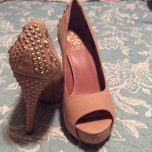 Vince Camuto nude stud platform price negotiable