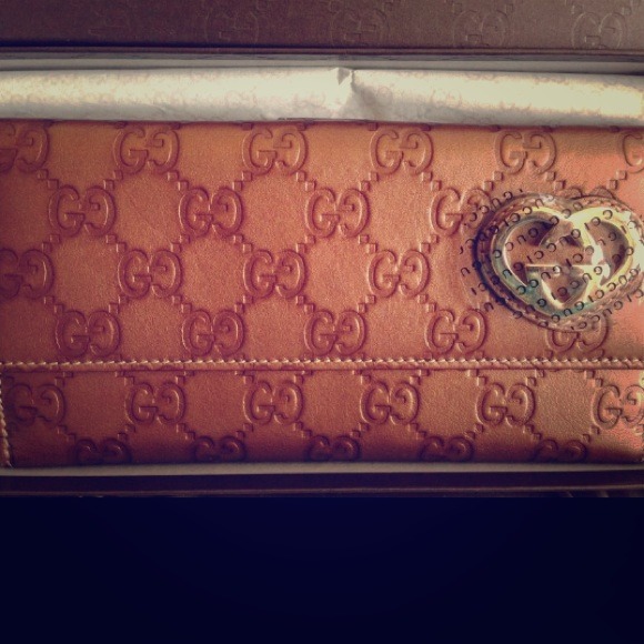 Gucci wallet with tags