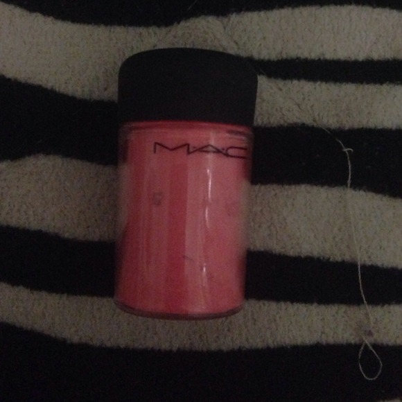 Authentic Mac pigment