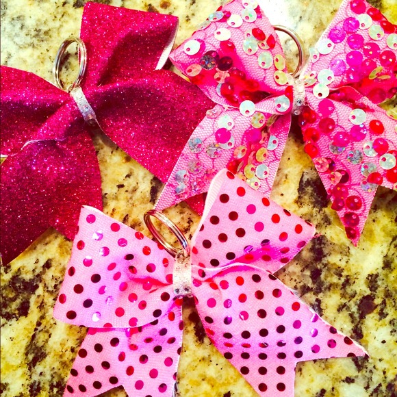 adorable keychain bows!