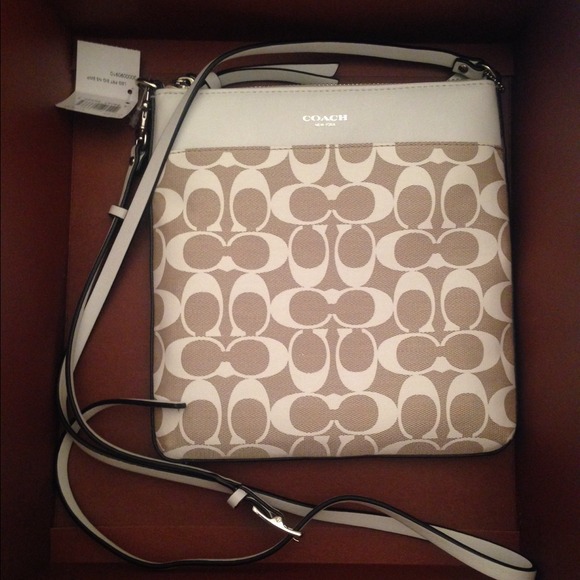 SOLD Swing pack, Coach