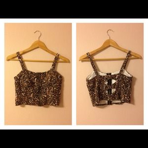 Nollie cheetah crop top
