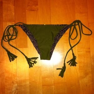 NWT Acacia Lipari large bottoms in kiwi