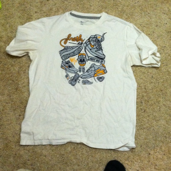 Youth XL nike shirt - Picture 1 of 2