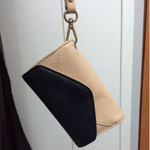 Aldo iPhone 5s wristlet