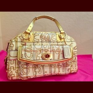 💗 Coach gold graffiti handbag 👜💗