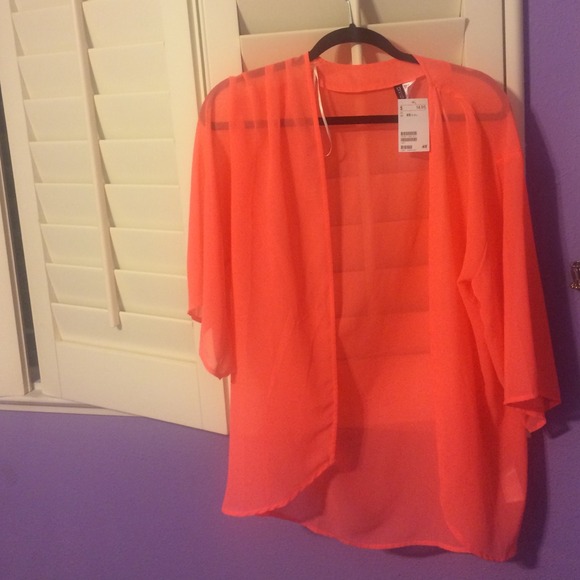 H & M, Mesh cover-up