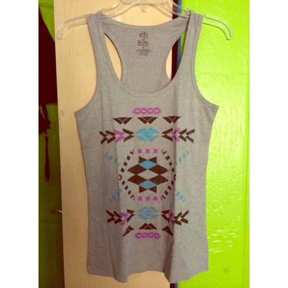 🚫 SOLD 🚫 Gray Tribal Tank Top