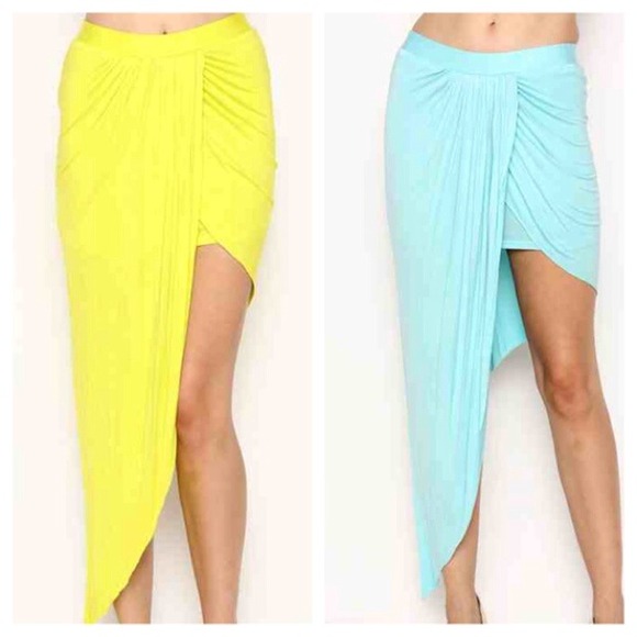 Twist skirt in beautiful summer colors