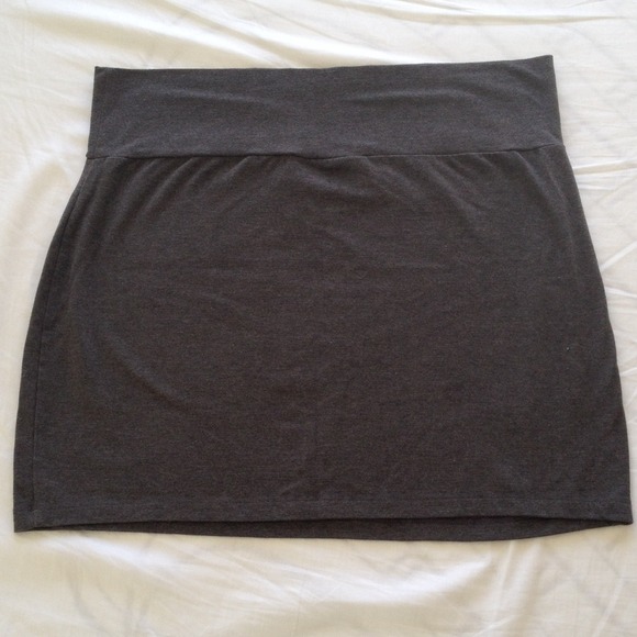 Grey pencil skirt