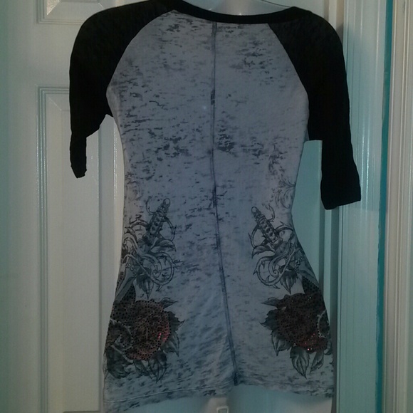 SOLD Sinful CUTE bling 3/4 sleeve top Small - Picture 3 of 4