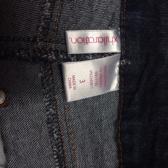 ✌️Studded distressed shorts. - Picture 3 of 3