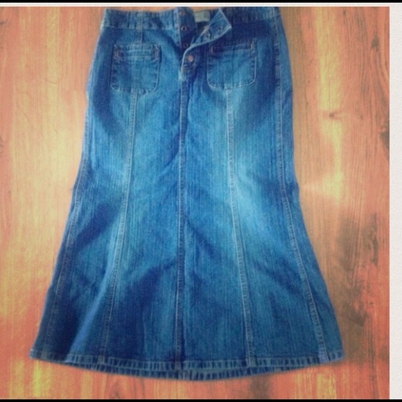 Long GAP denim skirt