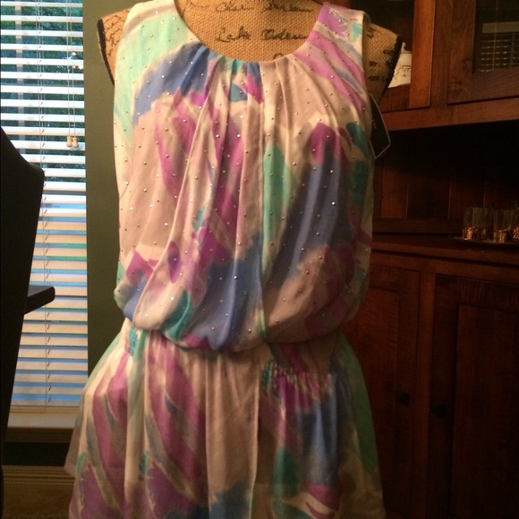 Beautiful Alfani vintage abstract summer blouse!