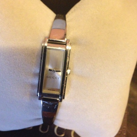 GUCCI. Yeeey!! SOLD - Picture 3 of 4