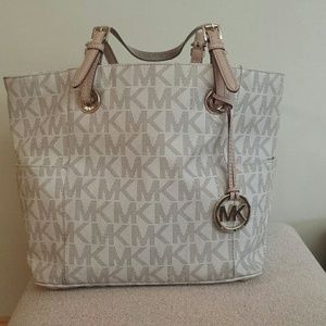 Michael Kors jet set logo tote