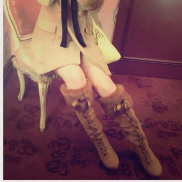 Fuzzy Boots - REPOSH!