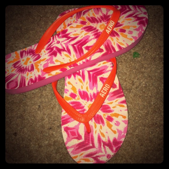 Aero flip flops 🎀