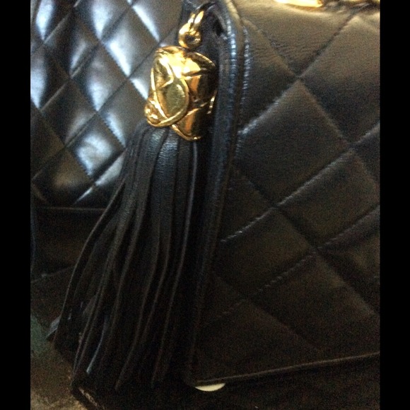 Chanel Classic camera bag with tassle authentic - Picture 2 of 4