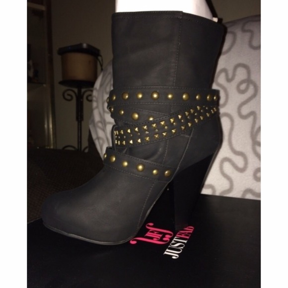 Black Boots - Picture 3 of 4