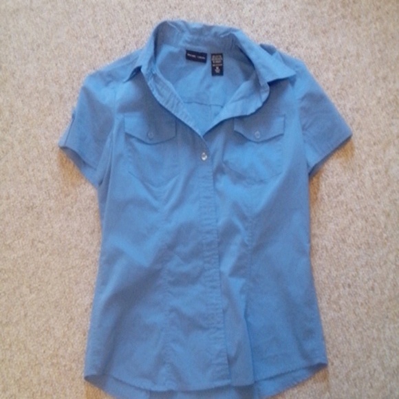 Short sleeve button up