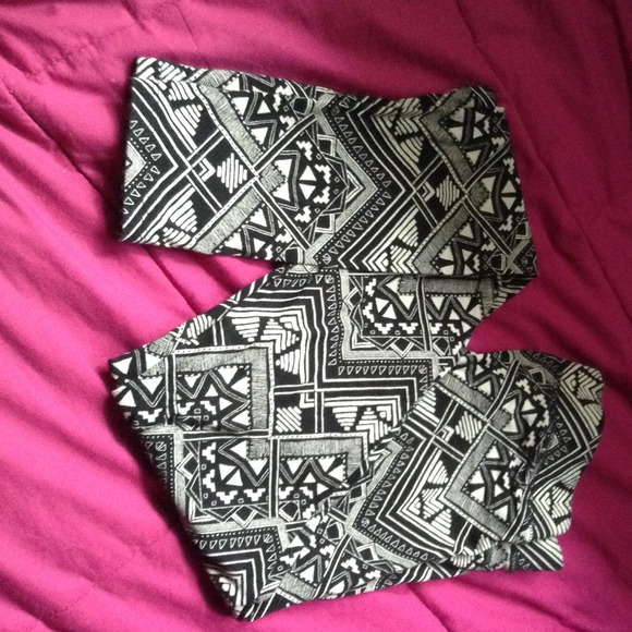 Pink brand pattern leggings.