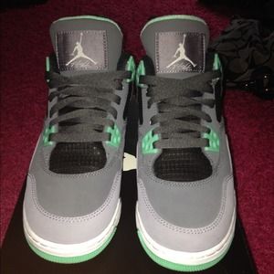🔴SOLD🔴 green glow 4's.