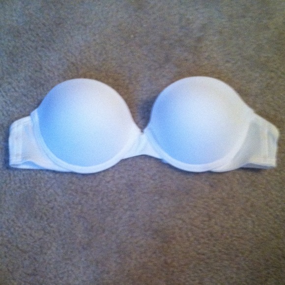 Gilly Hicks 32B Push Up Bra
