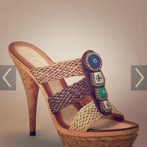 Bétsy beige and brown jeweled sandals!