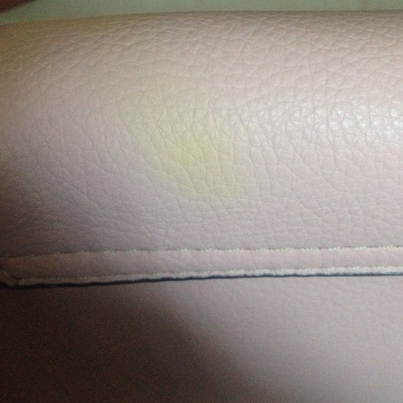 Light pink shoulder purse. - Picture 2 of 3