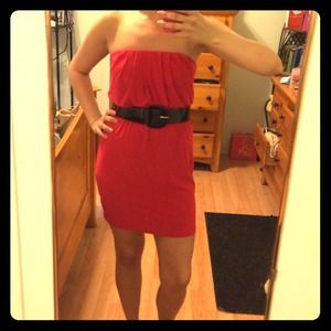Cute pinkish red strapless dress!