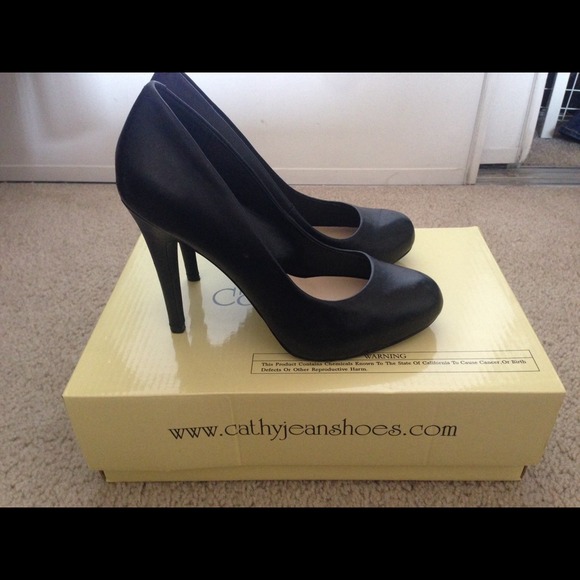 Black Cathy Jean heels size 5.5