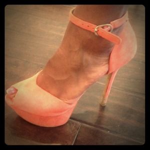 Gently worn Sam Edelman Marina pump. Worn twice!