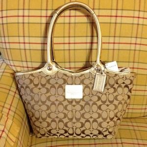 Brand new authentic signature Coach tote