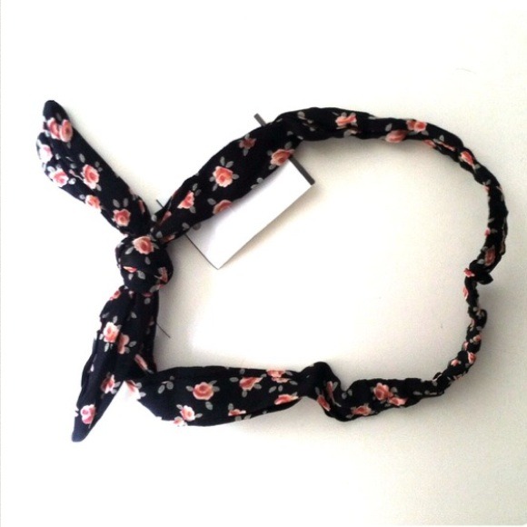 BRANDY MELVILLE HEADBAND