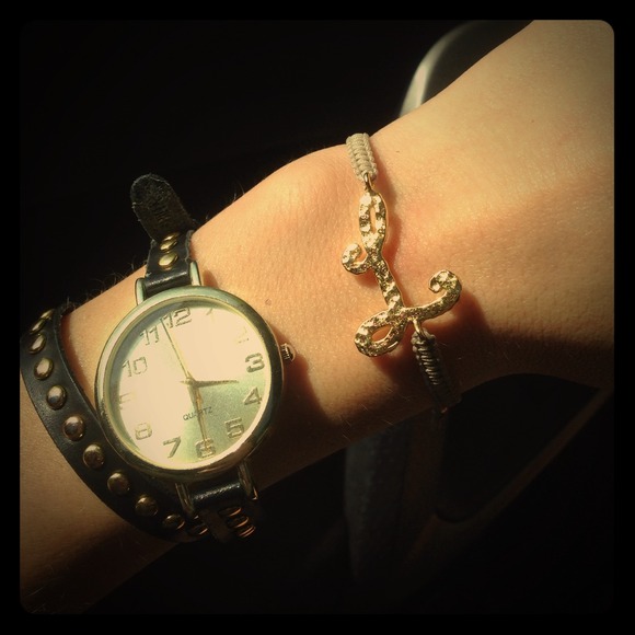 Cursive L adjustable bracelet