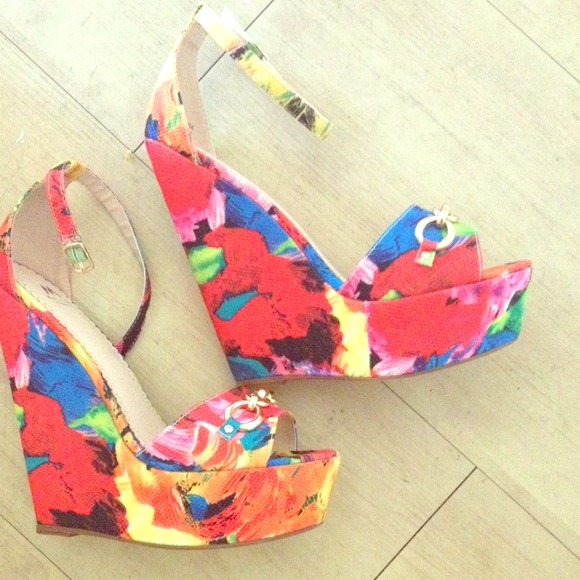 Floral Wedges