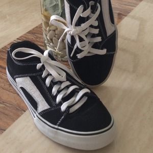 Black and white etnies