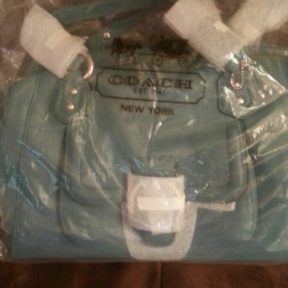 FLASH SALE MAJOR REDUCED COACH SATCHEL MINERAL BLU