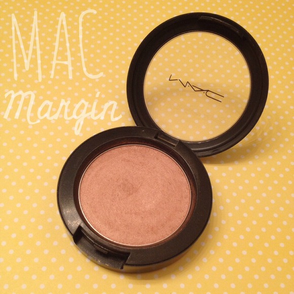 💯 Authentic MAC blush in "Margin"