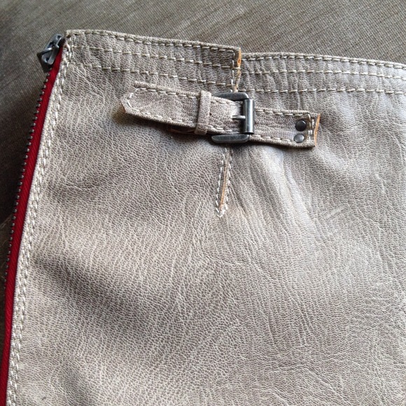 ❗️FEW LEFT❗️✨VEGAN Taupe Red Zipper Riding Boots - Picture 3 of 5