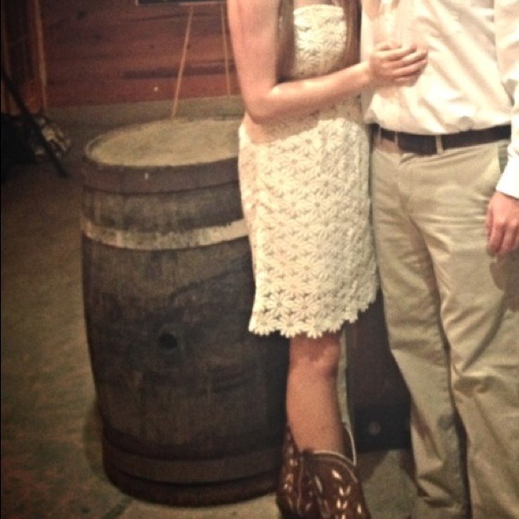 White crocheted strapless dress - Picture 2 of 2