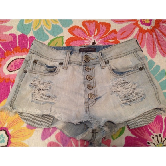 Kendall & Kylie high waisted shorts
