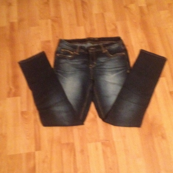 Dark skinny jeans